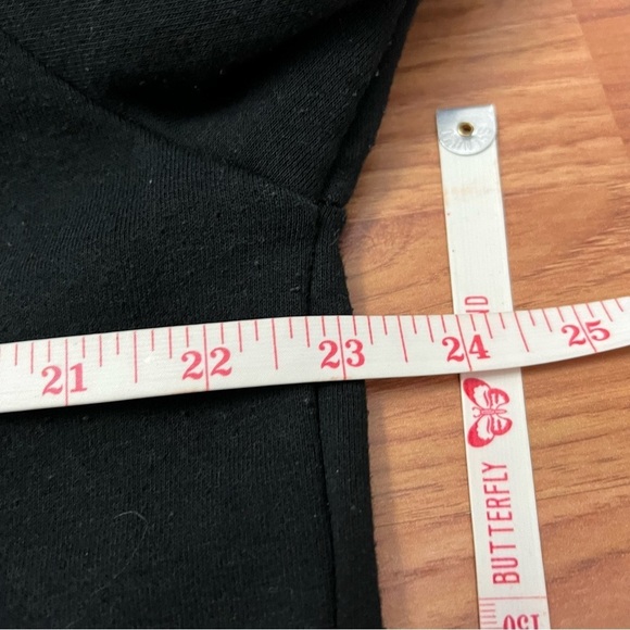 Reebok Long Sleeve Fleece Lined Hoodie Size L Black logo Pockets Soft Drawstring - Picture 9 of 10